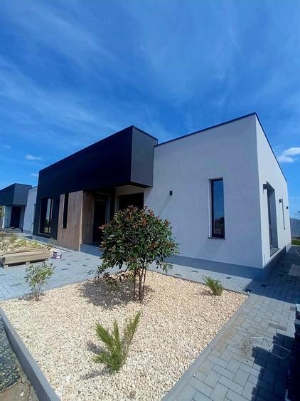 CASE INDIVIDUALE FORTULUI, TOATE UTILITATILE, PARCARE, COMISION 0% - 3