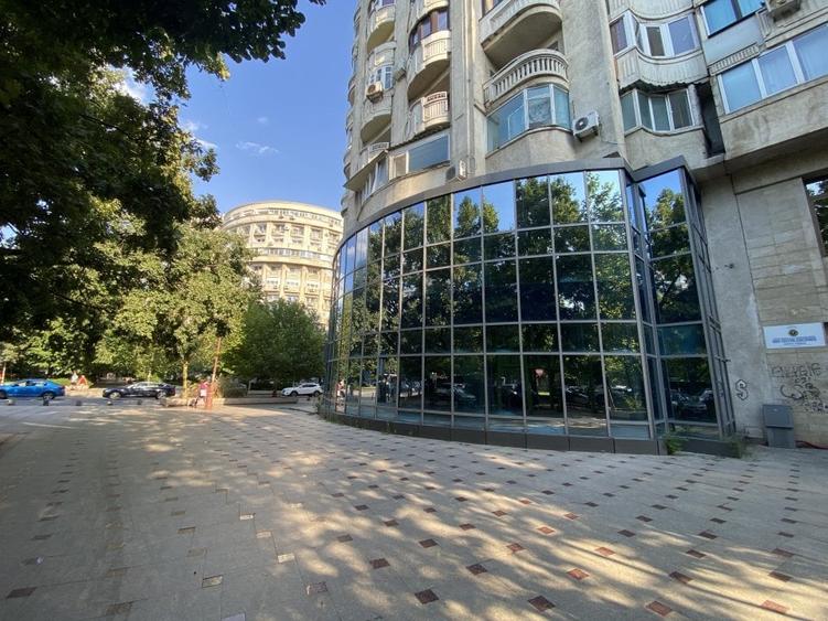 Spatiu comercial de inchiriat in Unirii 68 - 3