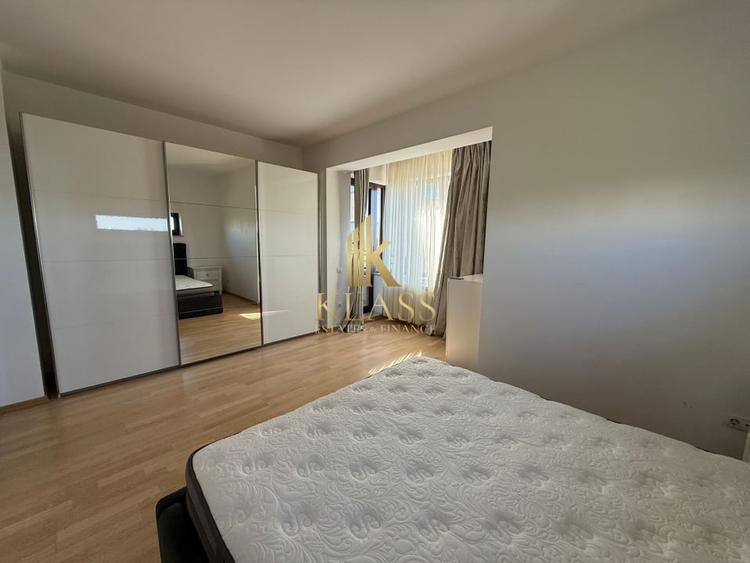 De vanzare apartament decomandat cu 4 camere  in Baneasa - 12