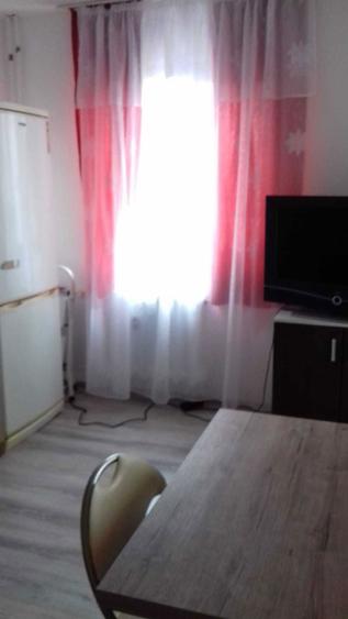 Inchiriez garsoniera zona Piata Sud - 8