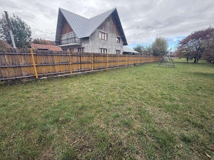 Teren intravilan împrejmuit 2331 mp la strada, toate utilitățile! - 6