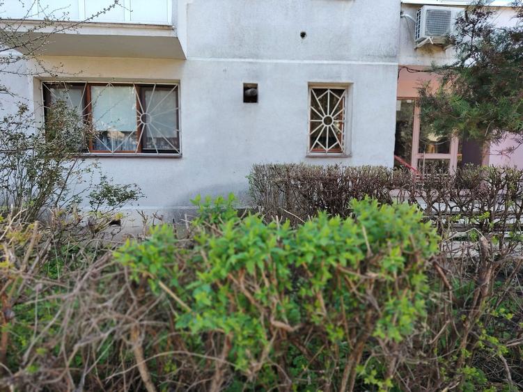 Apartament 2 camere semi decomandate zona Scoala 10 parter - 2