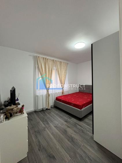 Apartament cu 2 camere semidecomandat, mobilat în Dâmbovița