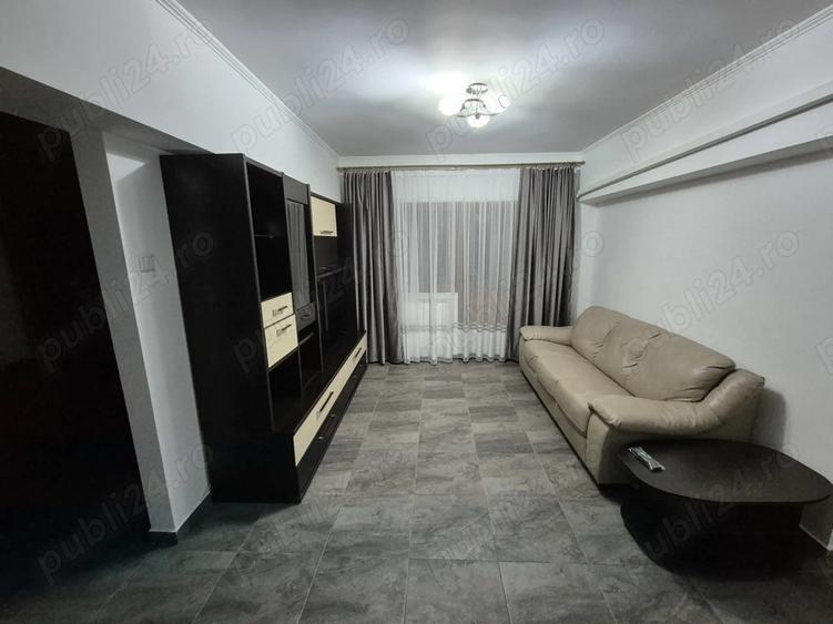 Inchiriez apartament 4 camere Capitol - 1