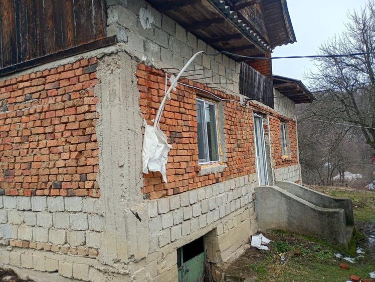 Vand casa cu fanar plus livada - 2