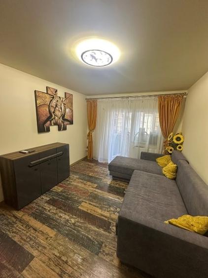 Apartament decomandat, 2 camere și balcon închis, etaj 4  zona Dâmbovița - 2