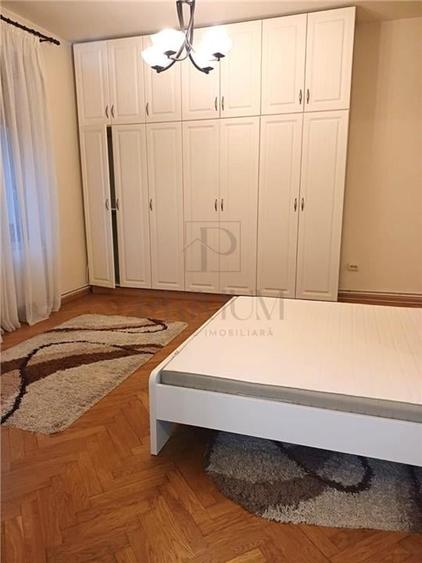 MEDICINA - ETAJ 2 - CLADIRE ISTORICA - 3 CAMERE - 1 BALCON - 1 TERASA - CENTRALA - 6