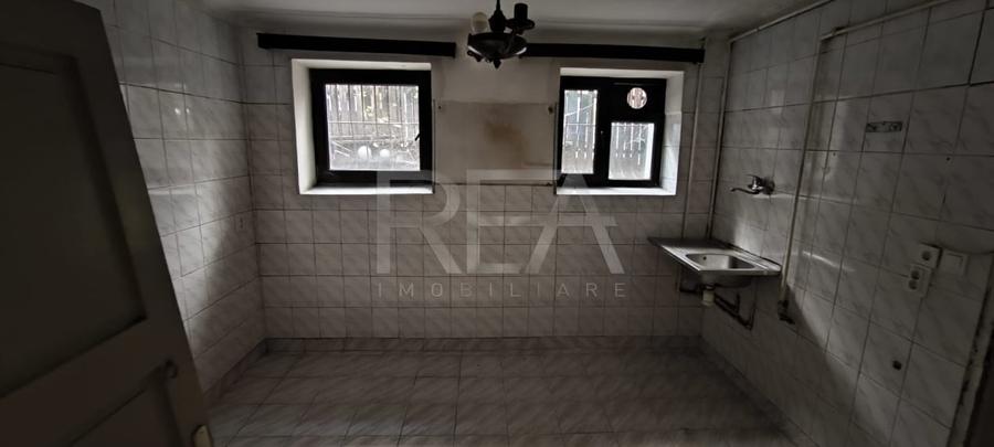 Casa cu 9 camere, Parcul Carol - 13