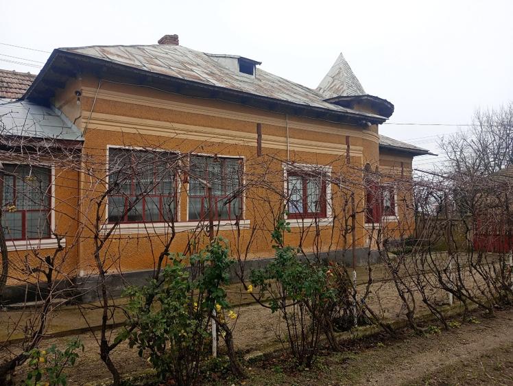 Casă locuibilă, mobilată, de vânzare. - 1