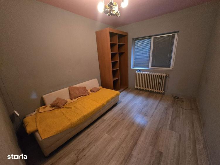 Resita, apartament 3 camere, decomandat, 86 mp, Lunca , zona Politie - 1
