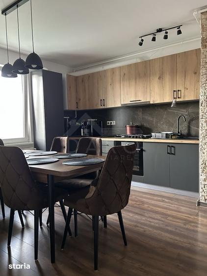 Apartament cu 3 camere decomandat în Criș