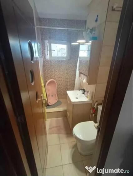 Apartament 2 camere transformat in 3, zona Rovine - 1