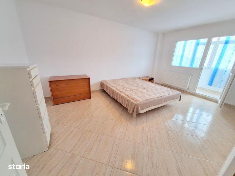 Apartament 3 camere - Zona Mioritei , Bloc an 1981 - 1