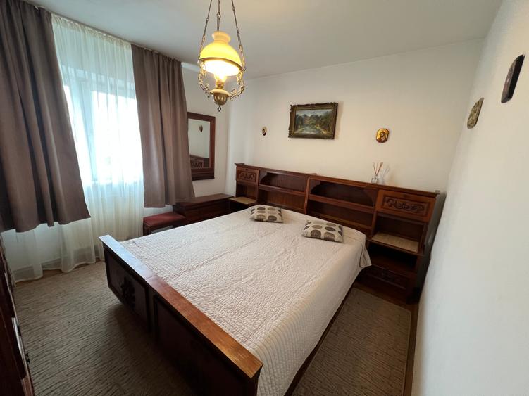 INCHIRIEZ apartament 3 camere decomandat,zona Strand - 1