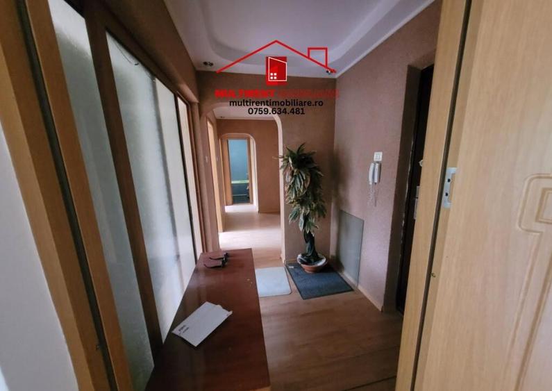 Apartament 3 camere situat in Bloc Parc pe strada Isaccei - 1