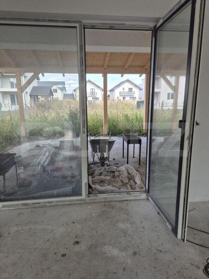 Casa in rosu cu 1500 mp teren - 3