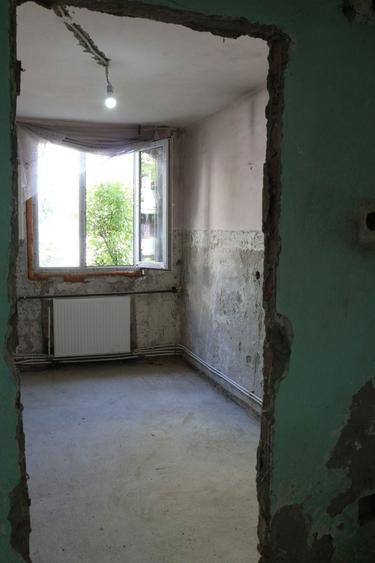 Persoana fizica, vand apartament cu 3 camere decomandat Str. Gloriei, Roman la 10 min de Piata Smirodava - 6