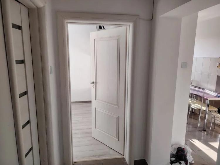 Apartament 3 camere, 72 mp, semidecomandat, ac, balcon, zona Titan - 8