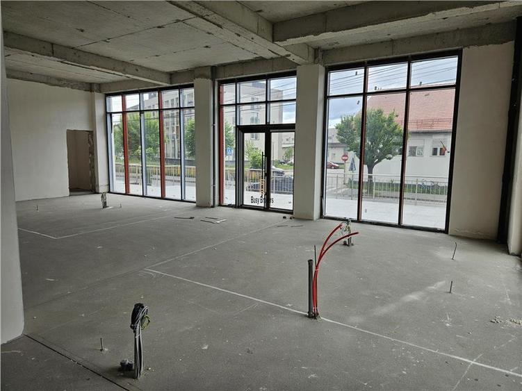 Spatiu Comercial - 200 mp - Showroom - Servicii - Clinica Medicala - 14