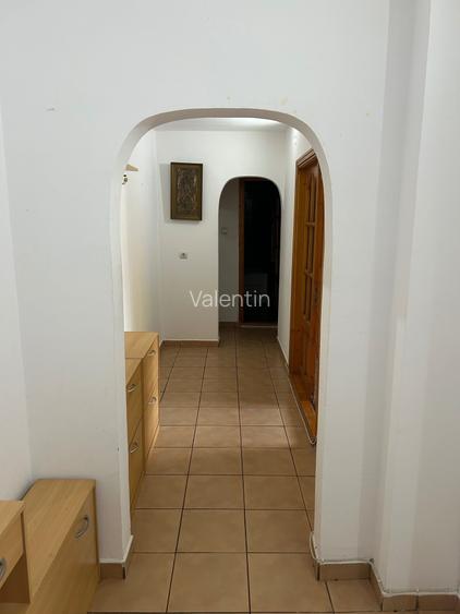 Ofer spre inchiriere apartament 2 camere decomandate