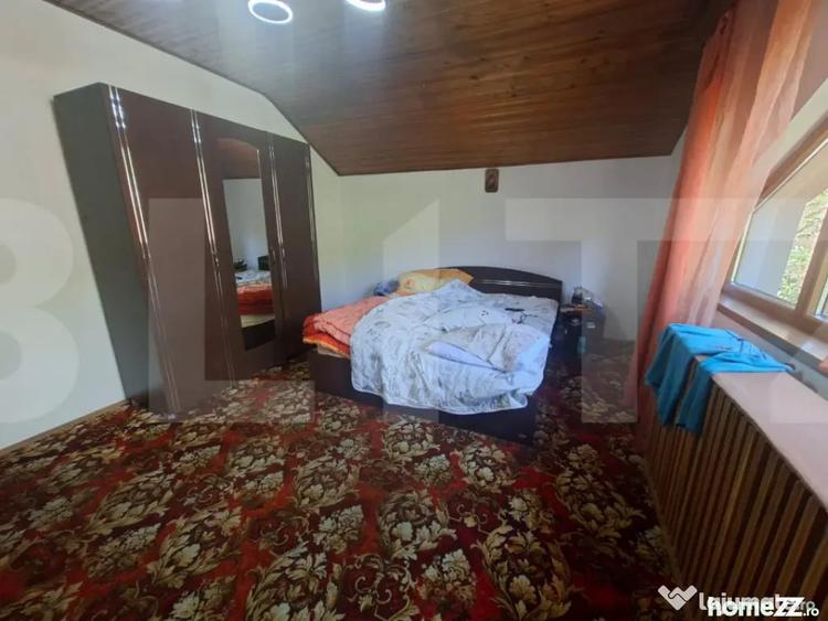 Casă cu 8 camere cu Teren 4500 Mp în Vâlcele