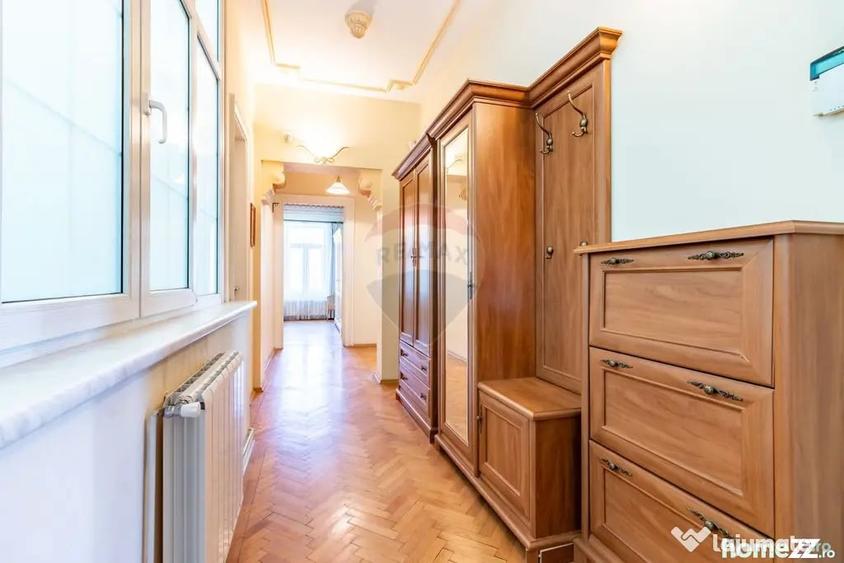 Apartament cu 4 camere decomandat în Amzei
