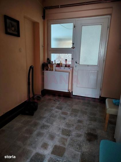 Casă cu 4 camere în Cireșa