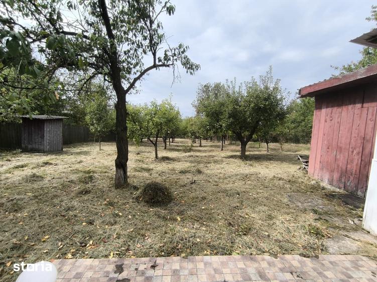 Casă cu 2 camere cu Teren 1300 Mp în Dobrovăț