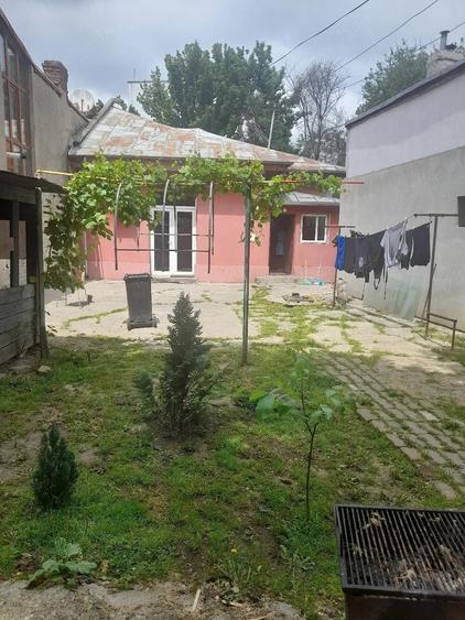 Casă cu Teren 360 Mp în Rahova