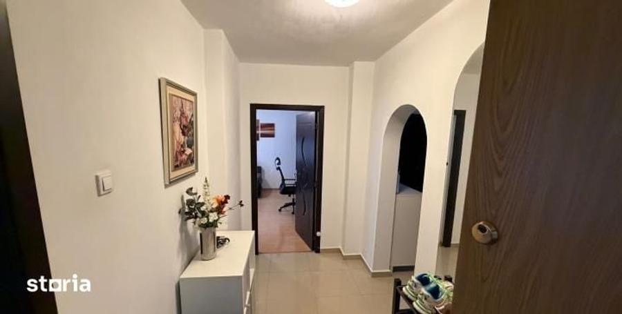 Apartament cu 3 camere decomandat în Vitan