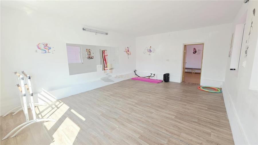 Spațiu comercial, de 148.69999694824 mp, în Florești
