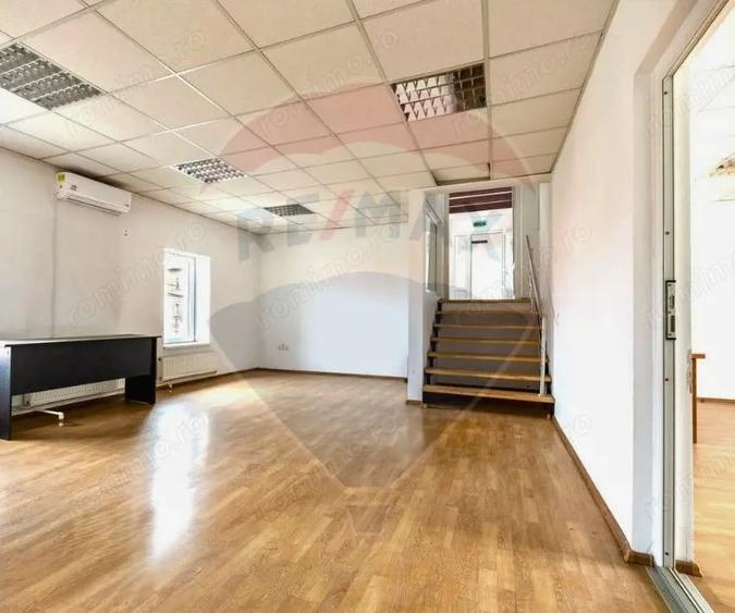 Spațiu comercial, de 6,229 mp, în Central