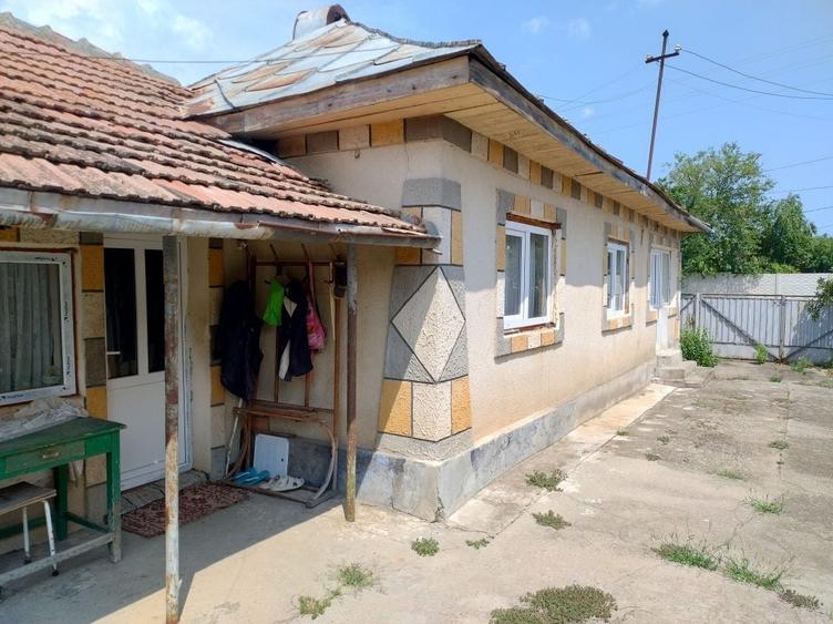 Casă cu 4 camere în Malamuc