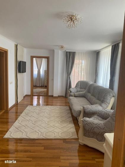 Casă cu 4 camere în Câmpului
