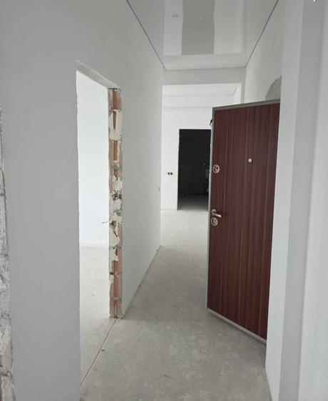 Apartament cu 3 camere decomandat în Exterior Vest