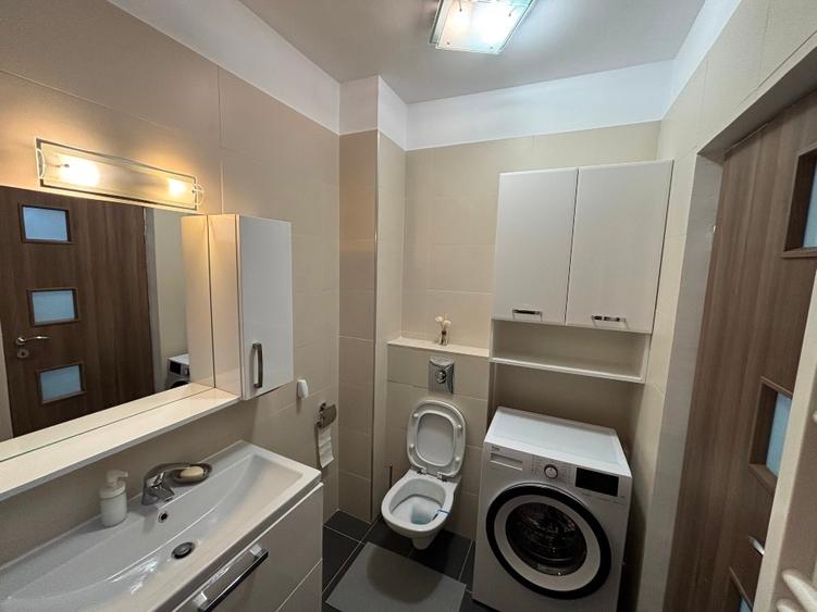 Apartament cu 2 camere semidecomandat în Parcul Carol