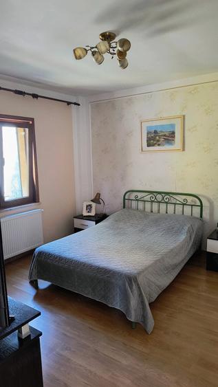 Casă cu 6 camere cu Teren 771 Mp în Central
