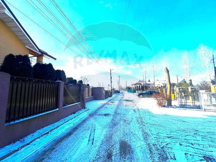 Teren de vânzare strada Bradului zona Lilieci - 5