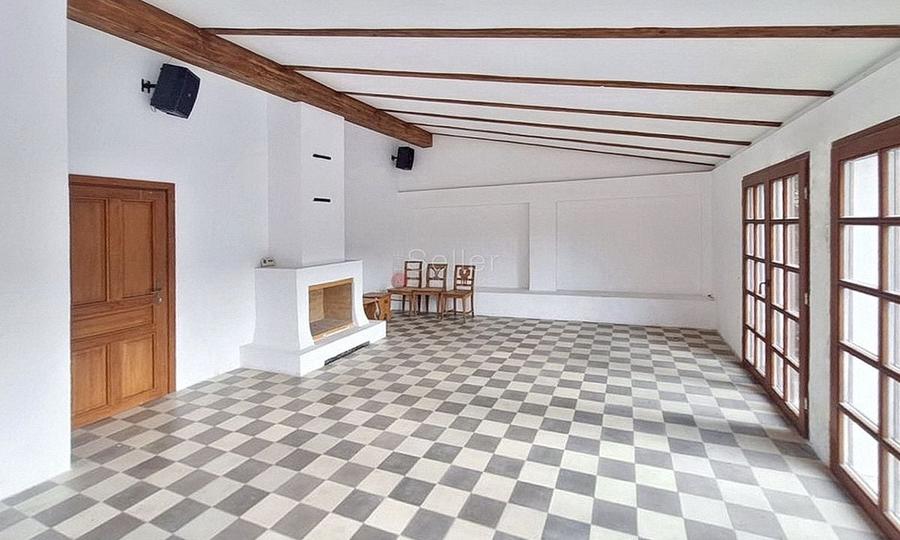 Casa saseasca cu teren generos - 6