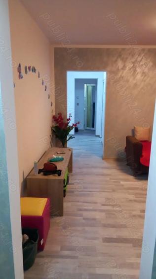 Apartament decomandat la parter cu trei camere. - 9
