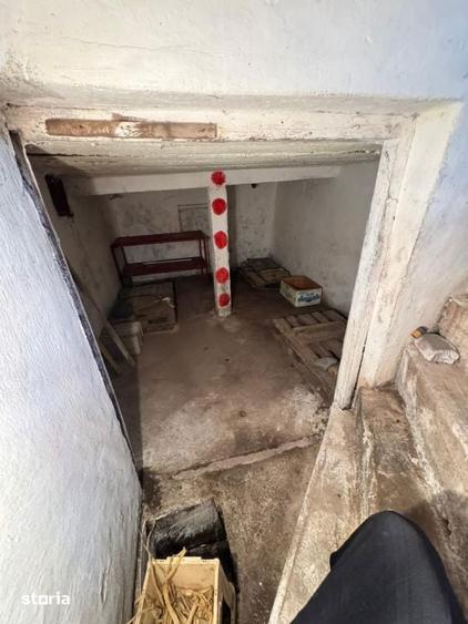 Casa de vanzare 2 locuinte in aceeasi curte, teren generos 3.855 - 15