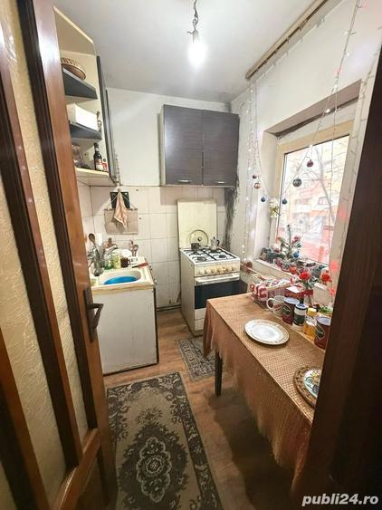 Garsonieră decomandată în Comuna din Paris