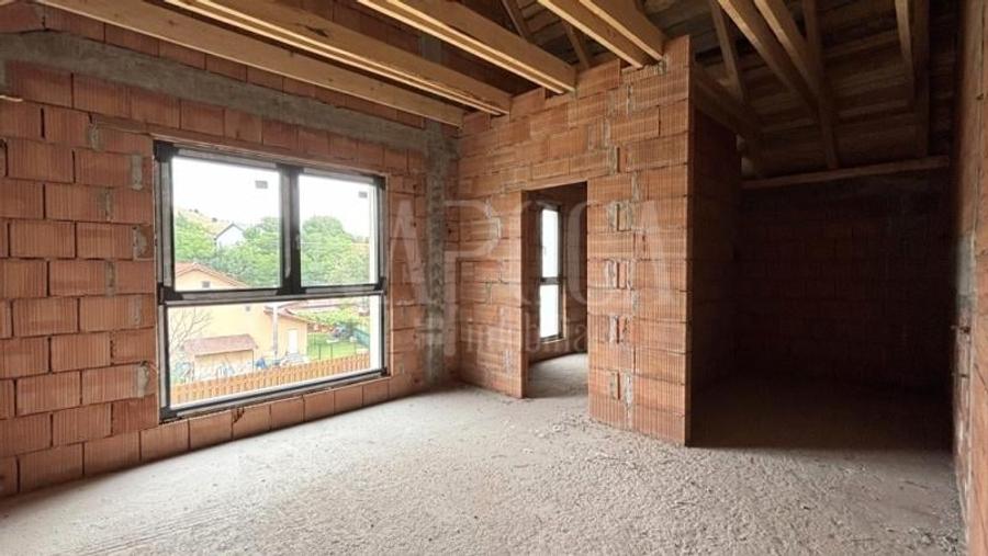 Casa 7 camere de vanzare in Salicea - 4