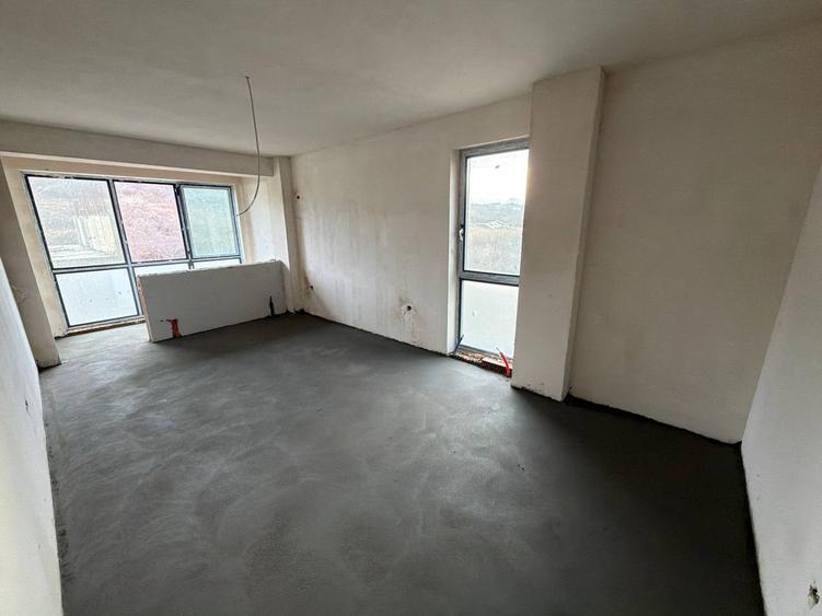 Apartament cu 2 camere decomandat in Hlincea la etajul 1, bloc cu lift - 1