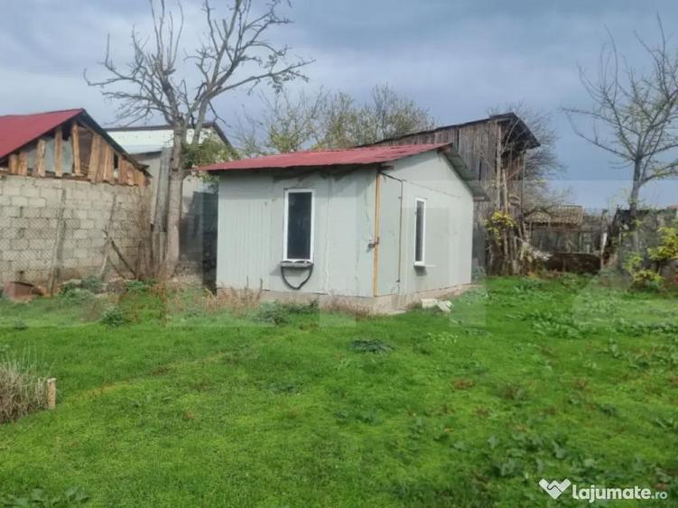 CASA LA ROSU CU TEREN - 18