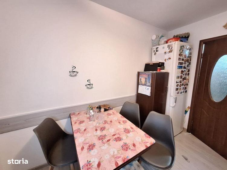 Apartament 2 camere semidecomandate etaj 2 ,URA - 8