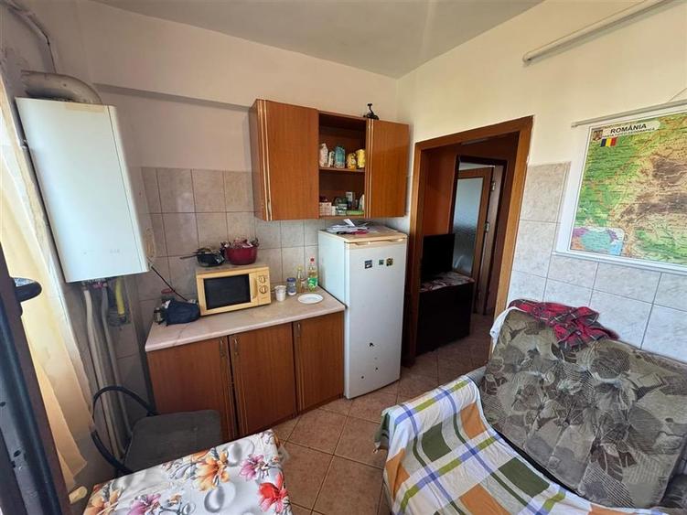 Garsoniera Comisia Centrala ,40 mp utili, et 4/4 cu acoperis,CT - 6