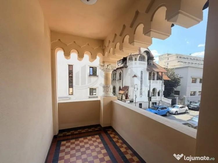 Casă cu 7 camere cu Teren 322 Mp în Central