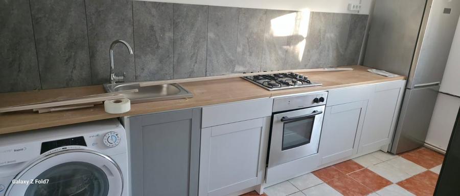 Inchiriez apartament 3 camere , situat in Cartierul Bucuresti noi, langa metrou bazilescu , 2 minute de piata 16 Februarie . - 6