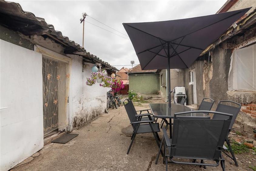 Casa renovabila cu teren de 620 mp in Cantemir - 24